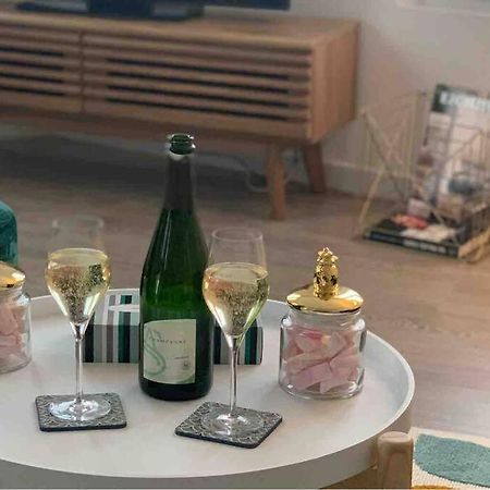Dom Perignon , Au Coeur Du Centre-Ville D'Epernay Luaran gambar